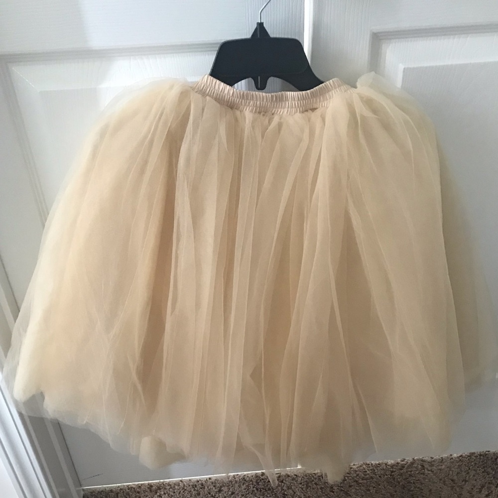 Knee length tutu skirt with silk belt